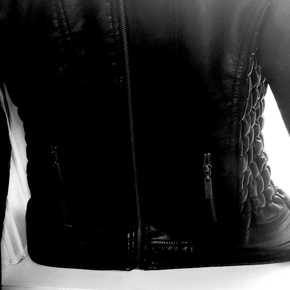 ๐๐Jacket ๐๐ - Picture 1 of 8